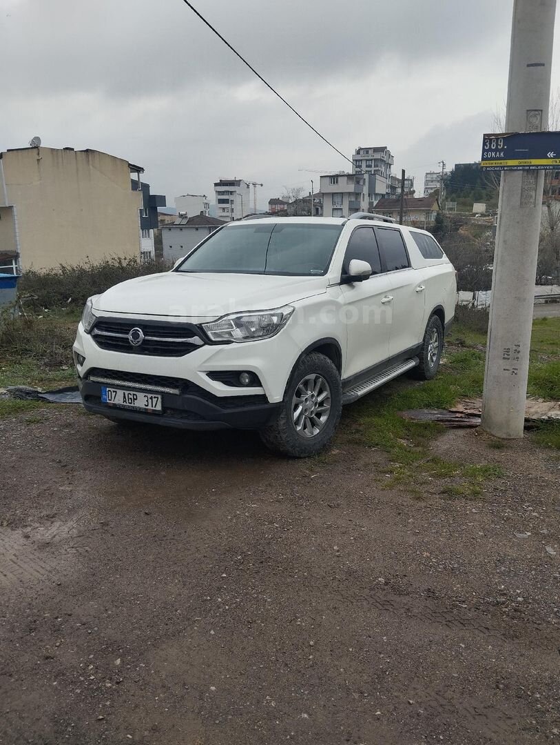 Sahibinden KGM SsangYong Musso Grand 2.2 D Platinum 2019 Model Kocaeli 95.500 km Beyaz 3