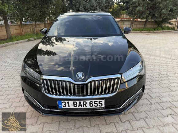 2022 SKODA SÜPER B ELİTE CAM TAVANLI HAYALET EKRANLI