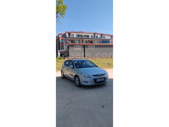 Sahibinden Hyundai i30 1.6 CRDi Team 2010 Model  225.000 km Gri (Gümüş)