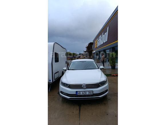Sahibinden Volkswagen Passat 1.6 TDi BlueMotion Comfortline 2015 Model  207.000 km Beyaz
