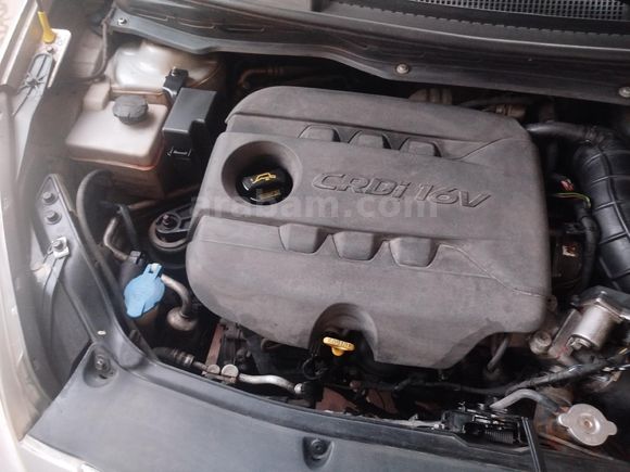 Sahibinden Hyundai i20 Troy 1.4 CRDi Start 2011 Model  288.000 km Gri (Gümüş)