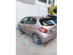 İlk Sahibinden Tertemiz Otomatik vites Ağır Bakimlari tam  Peugeot 208