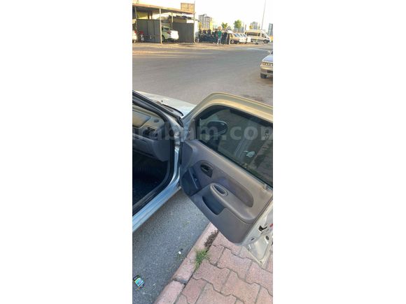 Sahibinden Renault Clio 1.4 RTA 2000 Model 