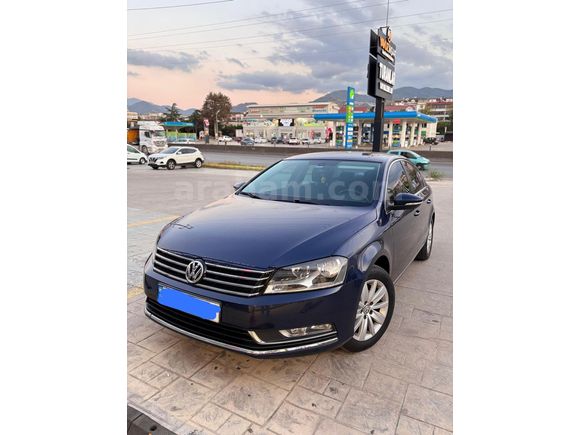 Sahibinden Volkswagen Passat 1.4 TSi BlueMotion Comfortline 2013 Model  125.000 km Lacivert