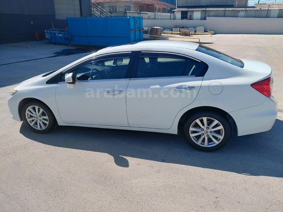 Sahibinden Honda Civic 1.6i VTEC Elegance 2013 Model