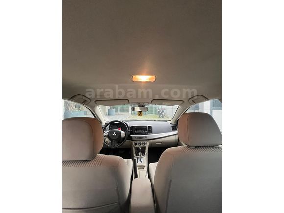 DÜŞÜK KM 2013 1.6 OTOMATİK MİTSUBİSHİ LANCER