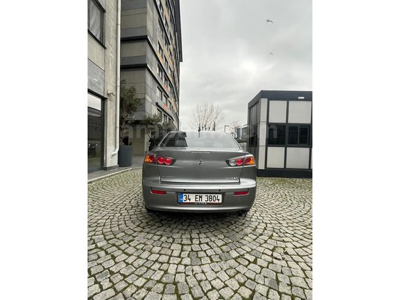 DÜŞÜK KM 2013 1.6 OTOMATİK MİTSUBİSHİ LANCER