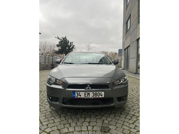DÜŞÜK KM 2013 1.6 OTOMATİK MİTSUBİSHİ LANCER