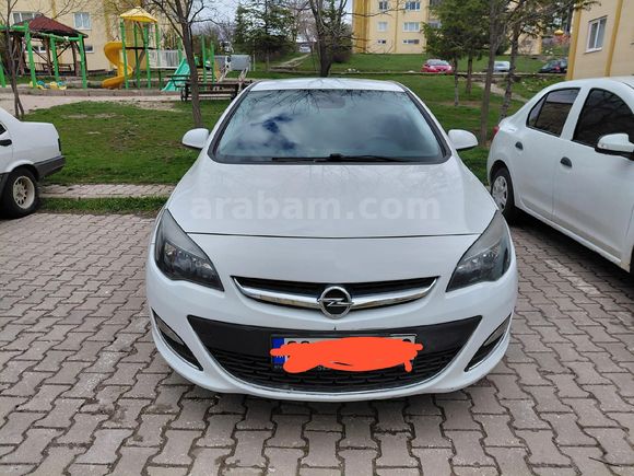 Sahibinden Opel Astra 1.4 T Sport 2013 Model  165.000 km Beyaz