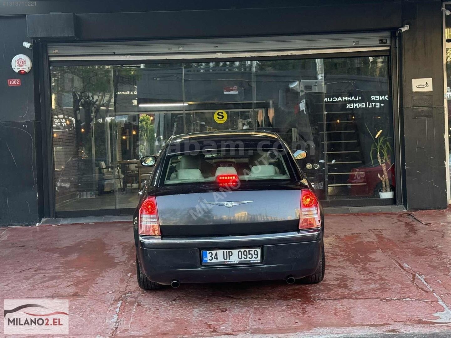 Galeriden Chrysler 300 C 3.0 CRD 2007 Model İstanbul 370.000 km Siyah 4