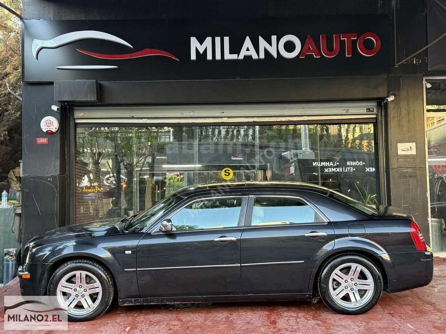 Galeriden Chrysler 300 C 3.0 CRD 2007 Model İstanbul 370.000 km Siyah 1
