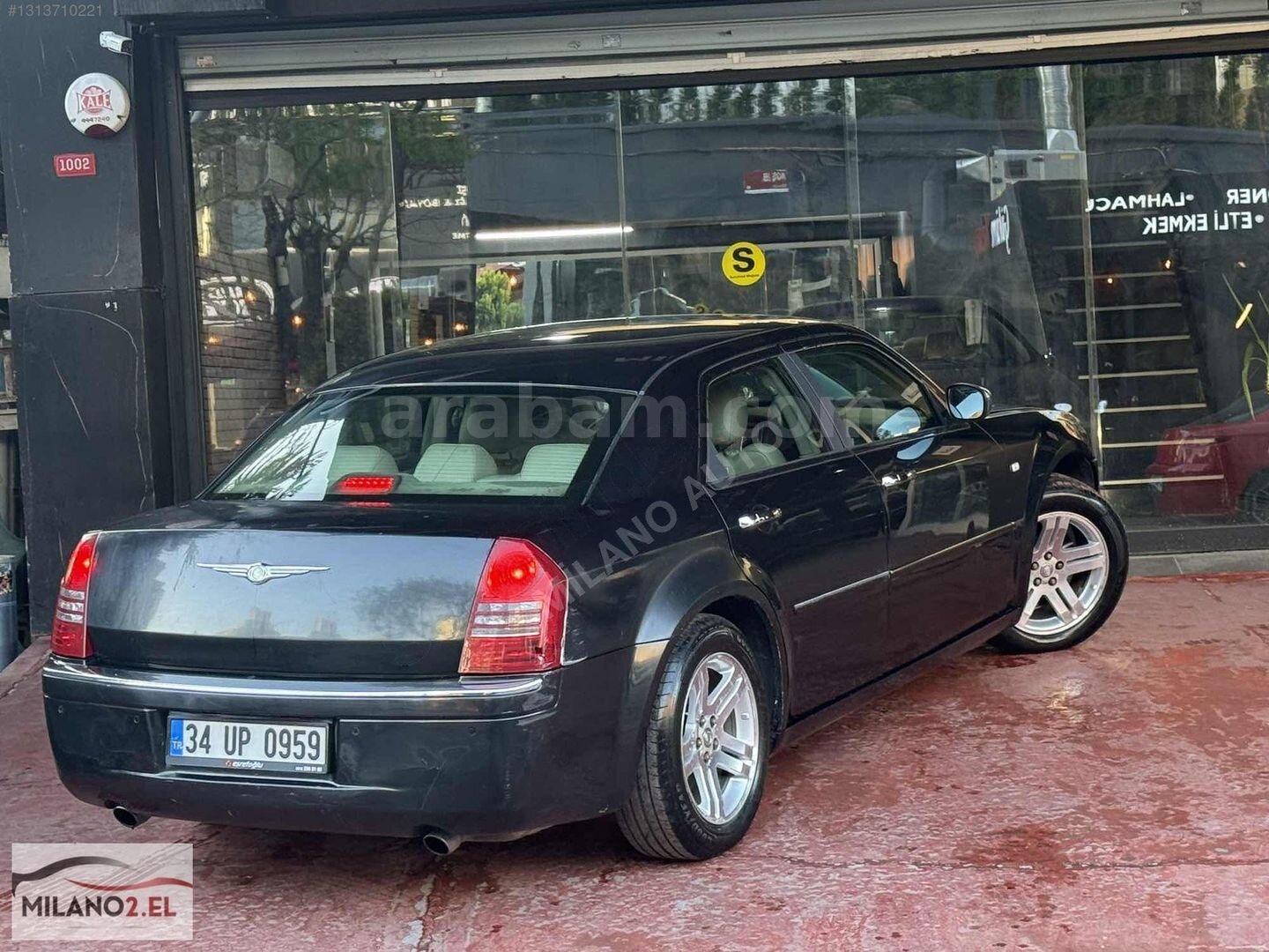 Galeriden Chrysler 300 C 3.0 CRD 2007 Model İstanbul 370.000 km Siyah 5