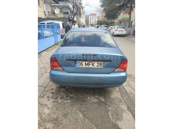 Sahibinden Ford Focus 1.6 Ambiente 2001 Model orjinal değişensiz boyasız bir yıl daha muanesi var  kısa süre için ilanda geleni üzmem