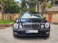 İLK SAHİBİNDEN ALINMA 2004 E200 KOMPRESSOR AVANTGARD SANROOF,ISITMA HAFIZA 187.000 KM KUSURSUZ