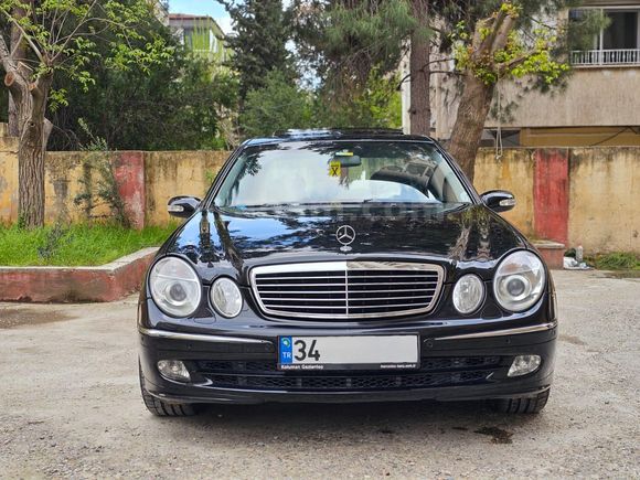 İLK SAHİBİNDEN ALINMA 2004 E200 KOMPRESSOR AVANTGARD SANROOF,ISITMA HAFIZA 187.000 KM KUSURSUZ
