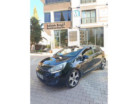 Sahibinden Kia Rio 1.4 CRDi Sporty 2013 Model  158.000 km Siyah