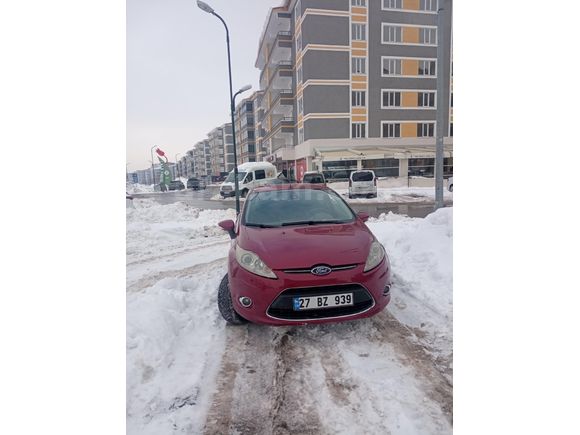 Sahibinden Ford Fiesta 1.4 Titanium 2012 Model  192.500 km Kırmızı
