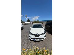 Sahibinden Renault Clio 1.0 TCe  touch
 2021 Model  64.000 km Beyaz