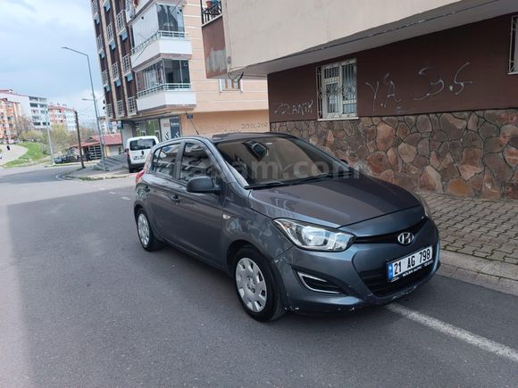 Sahibinden Hyundai i20 1.2 D-CVVT Jump 2014 Model  155.000 km Füme