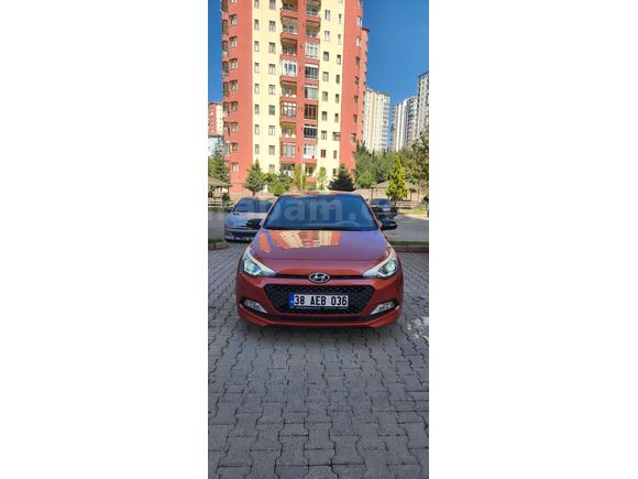 Öğretmenden Temiz Otomatik Hyundai i20 1.4 MPI