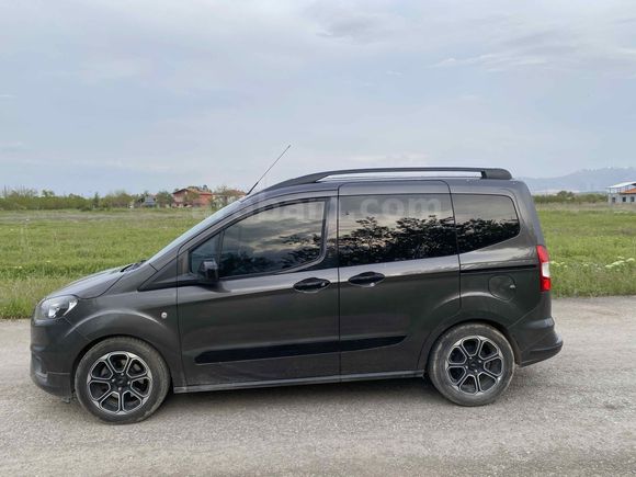 Sahibinden Ford Tourneo Courier 1.5 TDCi Titanium Plus 2023 Model 