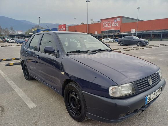 POLO SEDAN 1997