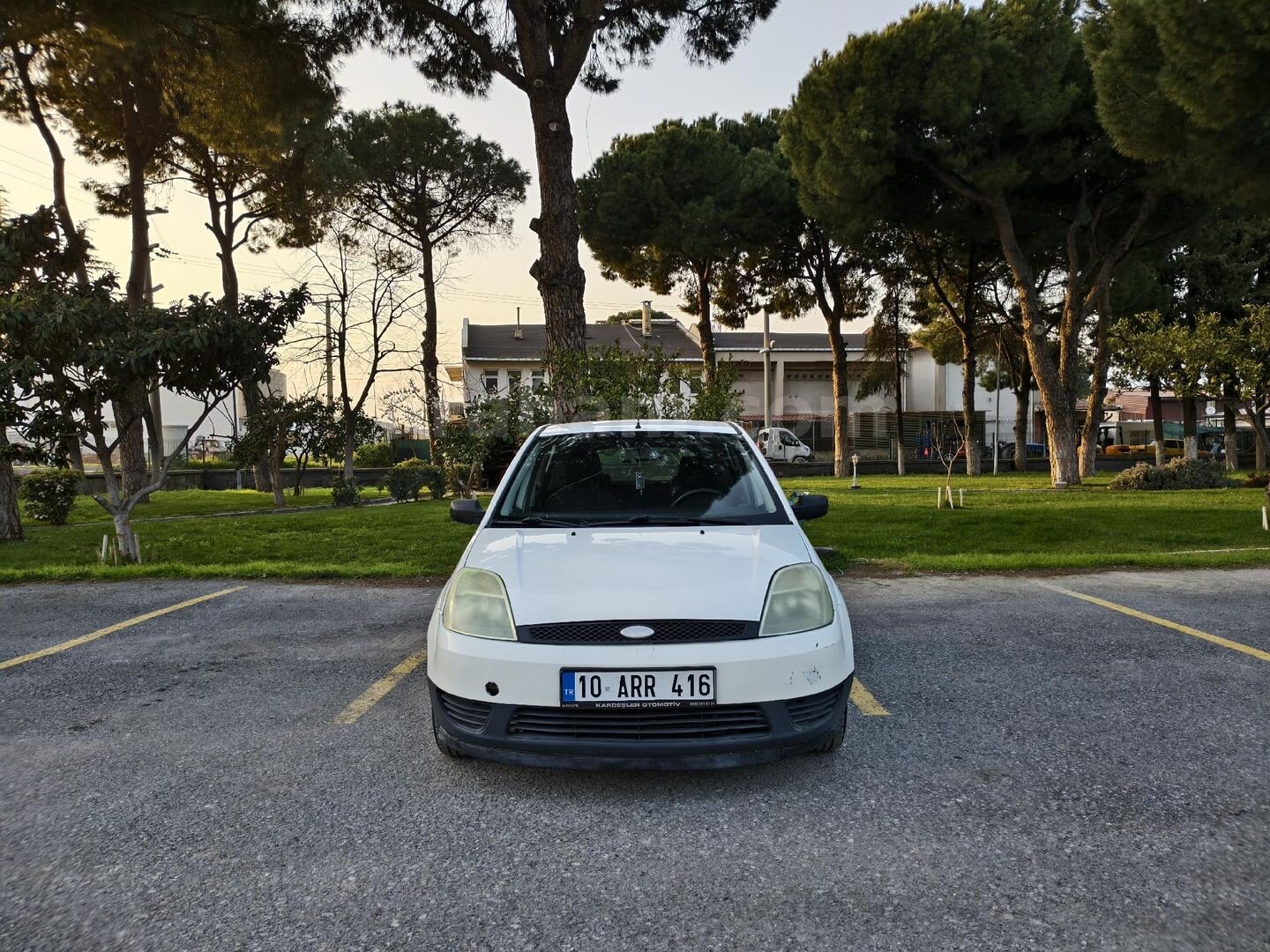 Galeriden Ford Fiesta 1.4 TDCi Comfort 2006 Model Balıkesir 265.000 km Beyaz 1