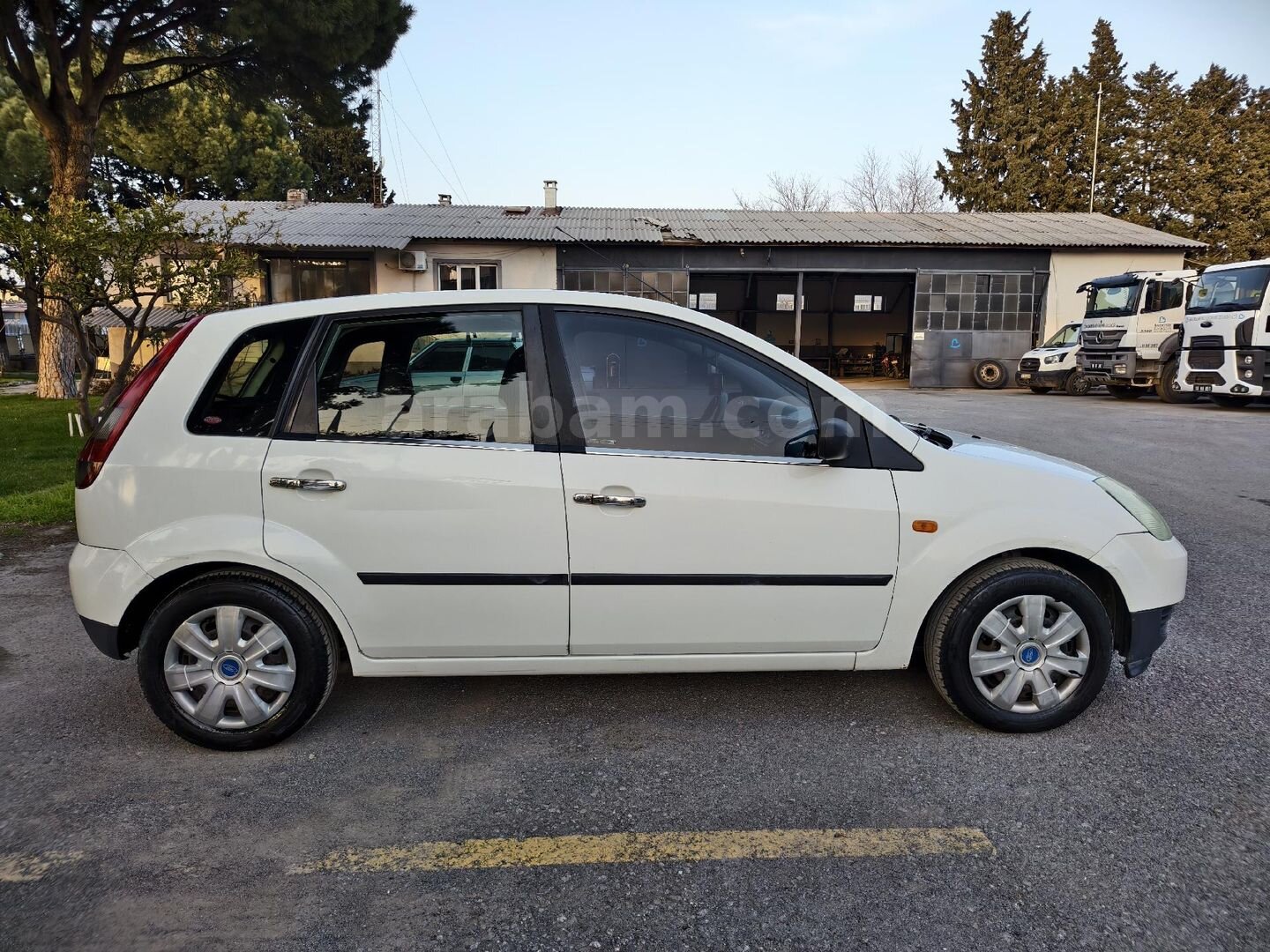 Galeriden Ford Fiesta 1.4 TDCi Comfort 2006 Model Balıkesir 265.000 km Beyaz 6