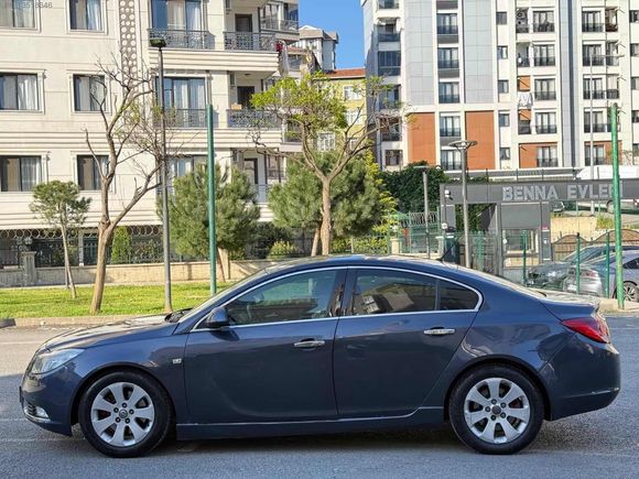 KUSURSUZ TEMİZLİKTE BAKIMLI 2009 MODEL INSİGNİA 2.0 CDTI COSMO