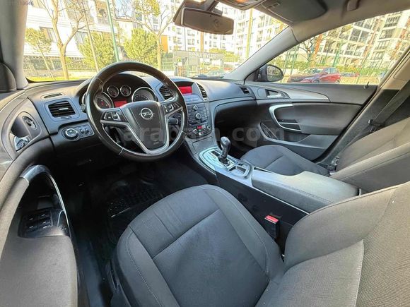 KUSURSUZ TEMİZLİKTE BAKIMLI 2009 MODEL INSİGNİA 2.0 CDTI COSMO