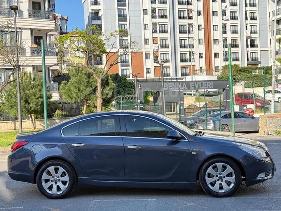 KUSURSUZ TEMİZLİKTE BAKIMLI 2009 MODEL INSİGNİA 2.0 CDTI COSMO