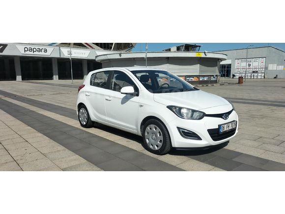 Bayan Öğretmenden Hyundai i20 1.4 CVVT Jump 2014 Model
