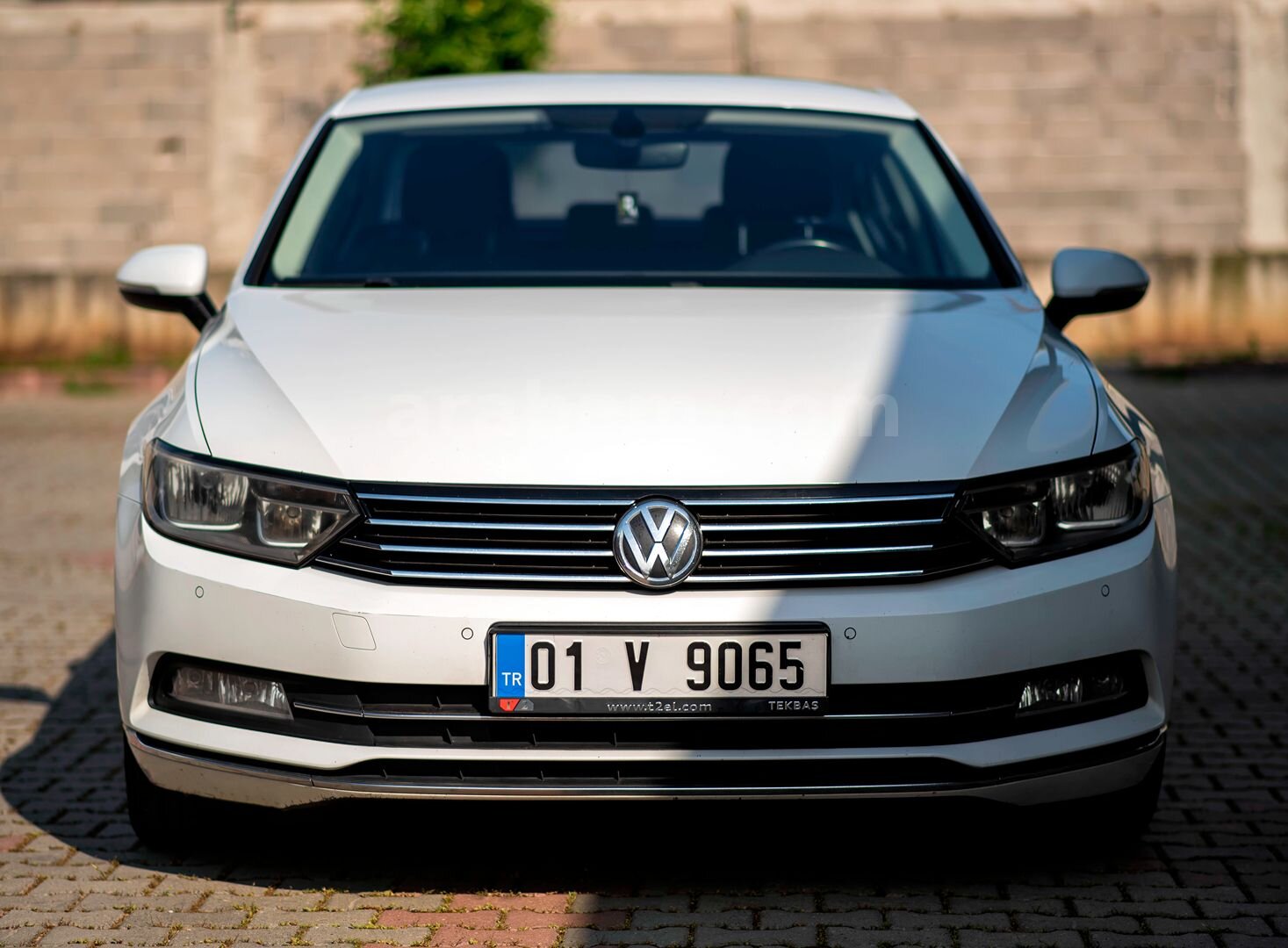 Galeriden Volkswagen Passat 1.6 TDi BlueMotion Comfortline 2015 Model Adana 300.000 km Beyaz 1