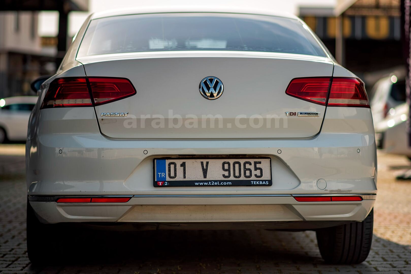 Galeriden Volkswagen Passat 1.6 TDi BlueMotion Comfortline 2015 Model Adana 300.000 km Beyaz 3