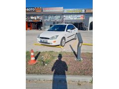 Sahibinden Ford Focus 1.6 Ghia 2001 Model