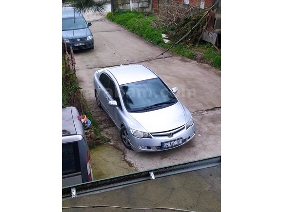 Sahibinden Honda Civic 1.6 Dream 2008 Model  213.000 km Gri (Gümüş)