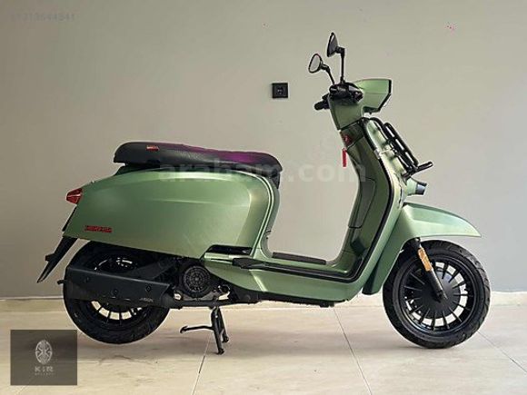 Galeriden Lambretta V125 Special 2023 Model Balıkesir 0 km Yeşil