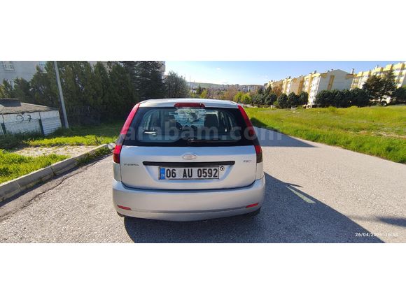 Sahibinden Ford Fiesta 1.4 TDCi Comfort 2006 Model  268.000 km Gri (Gümüş)