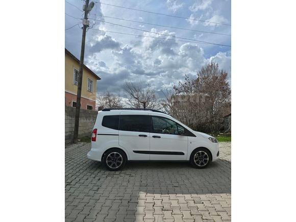 Sahibinden Ford Tourneo Courier 1.5 TDCi Titanium Plus 2023 Model