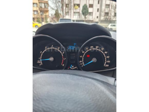 Sahibinden Ford Fiesta 1.25 Trend 2014 Model  132.000 km Beyaz