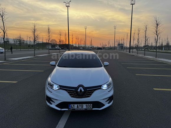 Sahibinden Renault Megane 1.3 TCe Joy 2021 Model Kocaeli 135.000 km Beyaz