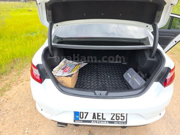 sağlıkçıdan satılık acill.. Aile araci temiz megane 4