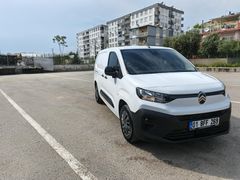 Sahibinden Citroen Berlingo 1.5 BlueHDI Feel Bold 2025 Model en dolu paket çift sürgü