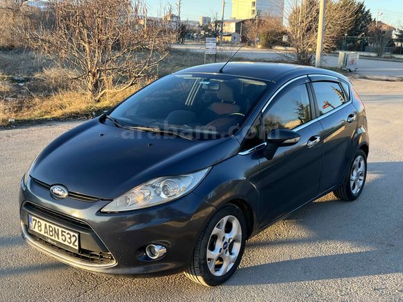 Sahibinden Ford Fiesta 1.4 Titanium 2009 Model  231.000 km Gri