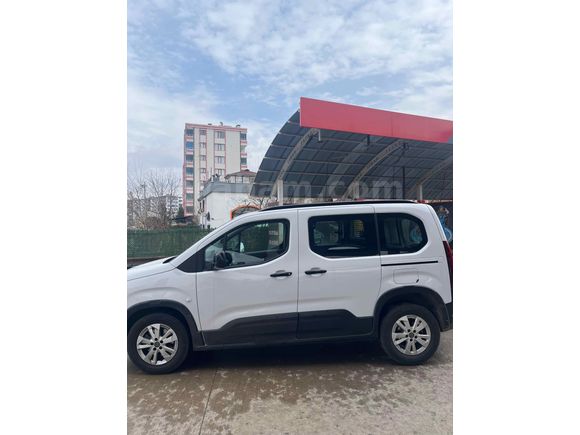 Sahibinden Peugeot Rifter 1.5 BlueHDI Allure 2025 Model 
