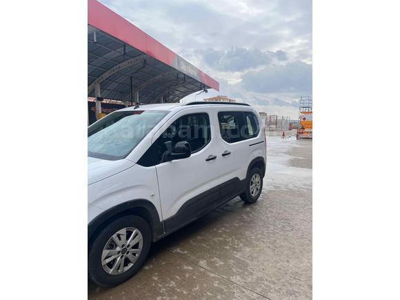 Sahibinden Peugeot Rifter 1.5 BlueHDI Allure 2025 Model 