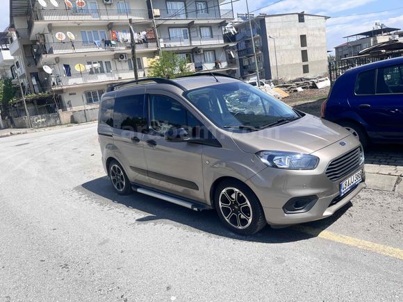 Sahibinden Ford Tourneo Courier 1.5 TDCi Journey Titanium Plus 2022 Model 