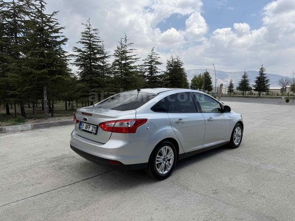 TR DE TEK HATASIZ 52 BİNDE FORD FOCUS