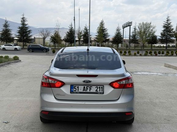 TR DE TEK HATASIZ 52 BİNDE FORD FOCUS