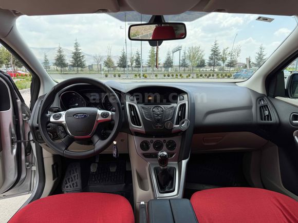 TR DE TEK HATASIZ 52 BİNDE FORD FOCUS